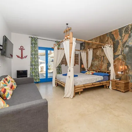 Katigiorgis Blue & * Agios Georgios (Thessaly)