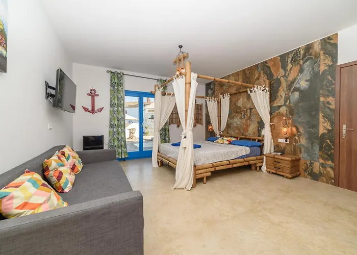 Katigiorgis Blue & * Agios Georgios (Thessaly)